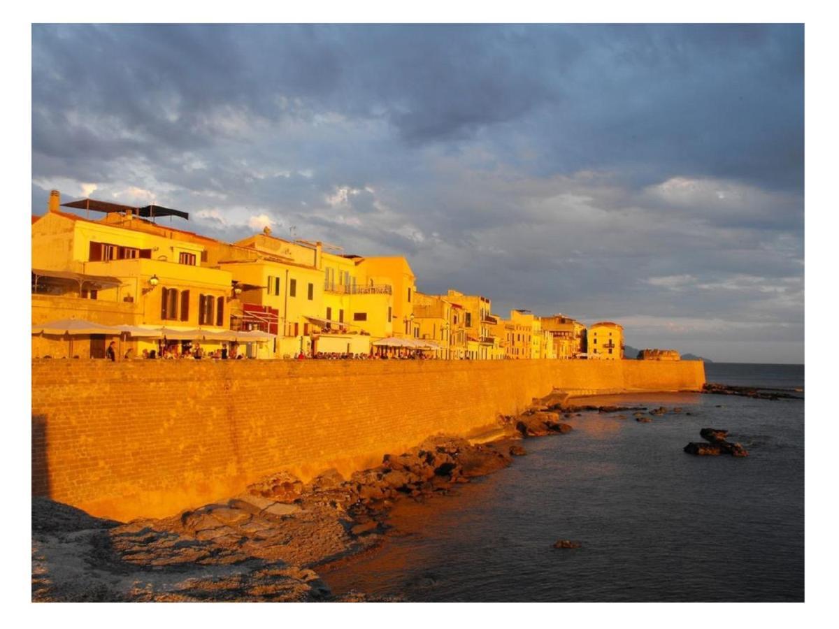 Appartamento In Centro Fronte Spiaggia Del Lido Con Terrazza Vista Mare E Wi-Fi Alghero Exteriér fotografie