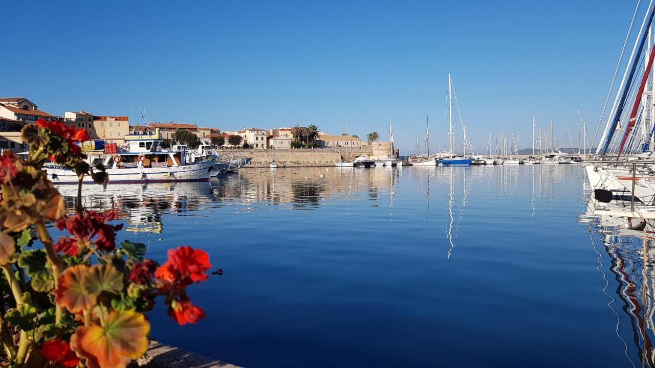 Appartamento In Centro Fronte Spiaggia Del Lido Con Terrazza Vista Mare E Wi-Fi Alghero Exteriér fotografie